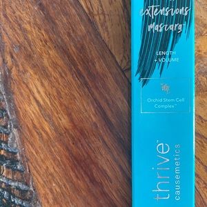 New Rich Black Mascara